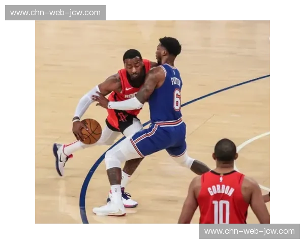 古伊里传射难救主 马赛补时丢球后瘫倒草地神情落寞 古伊里传射难救主 马赛补时丢球后瘫倒草地神情落寞